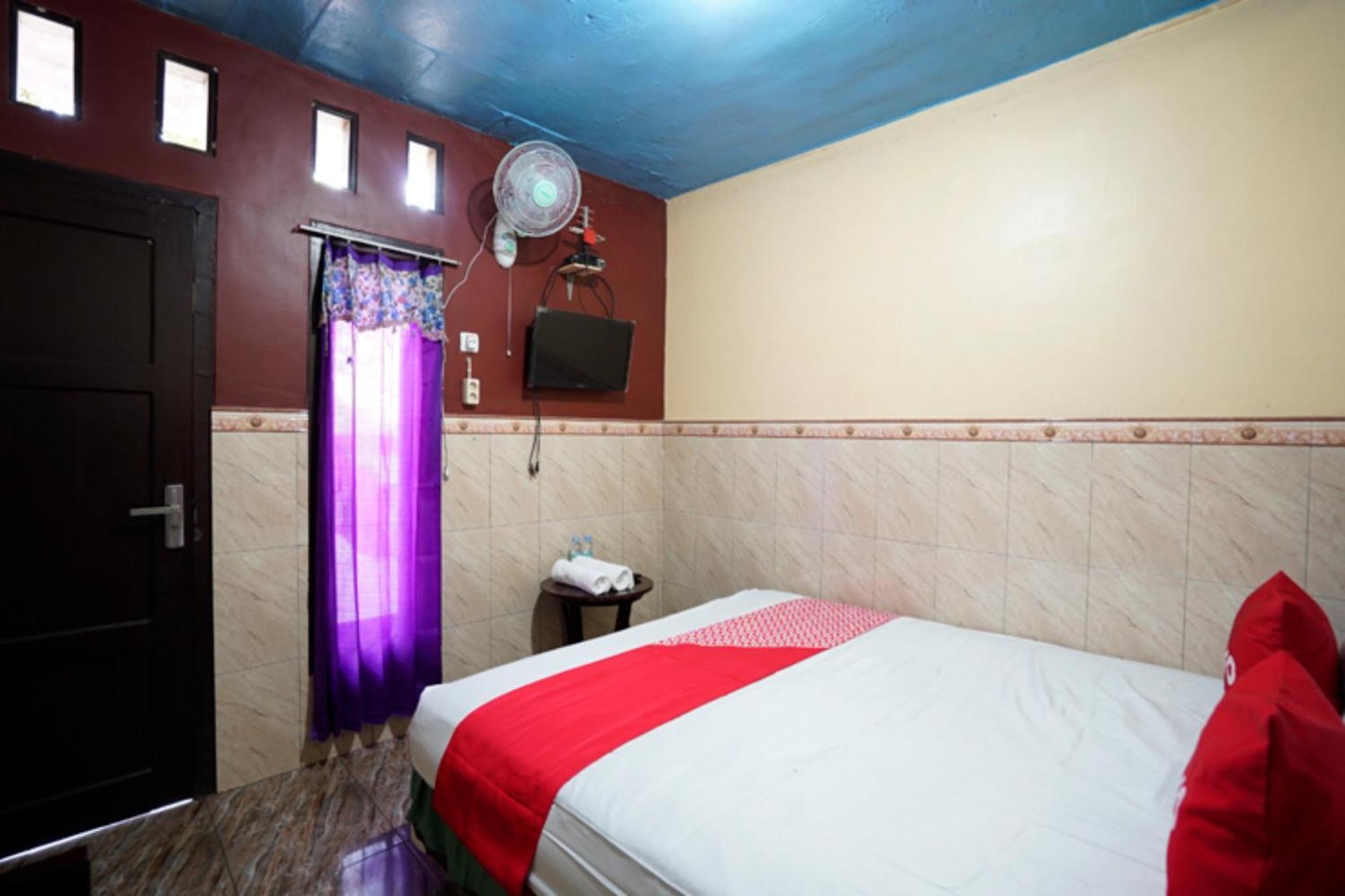 Oyo 927 Carina Hotel Claket Экстерьер фото
