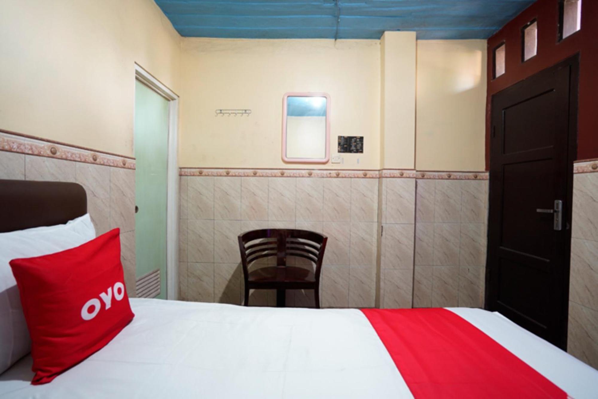 Oyo 927 Carina Hotel Claket Экстерьер фото