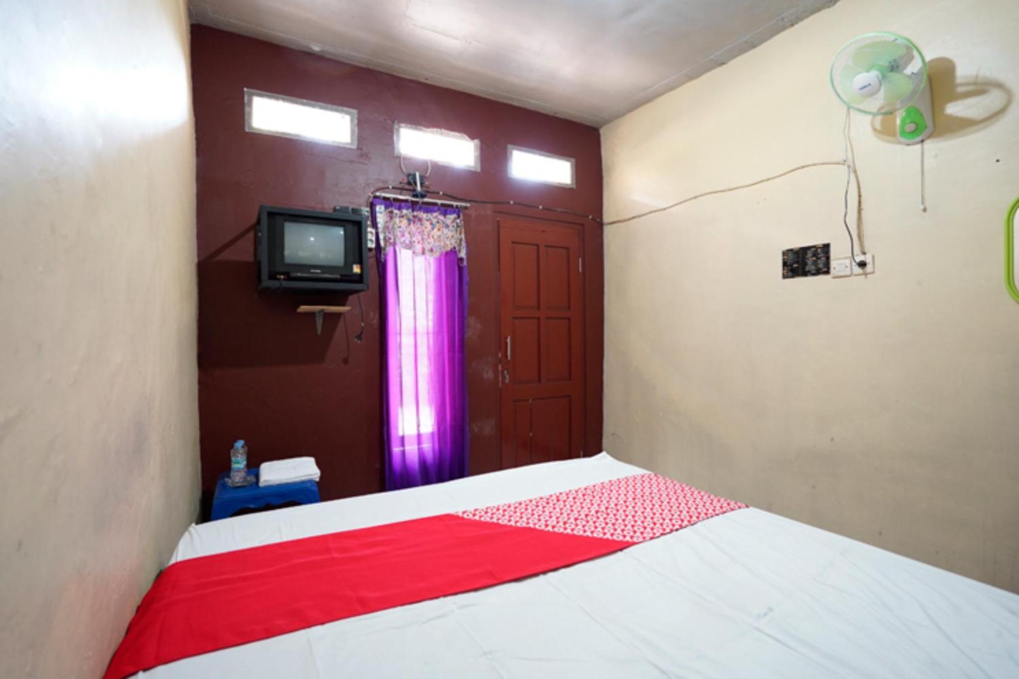 Oyo 927 Carina Hotel Claket Экстерьер фото