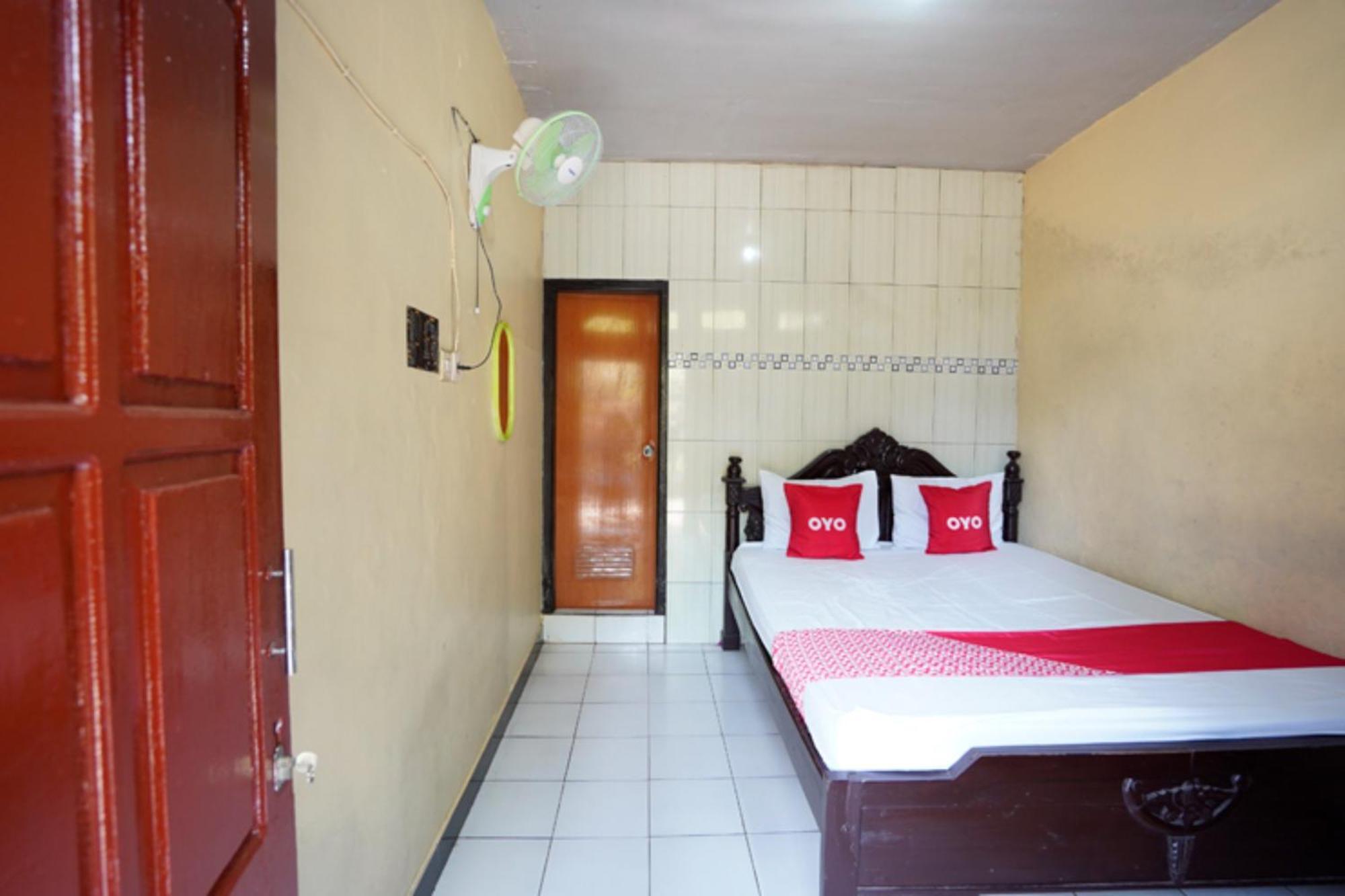 Oyo 927 Carina Hotel Claket Экстерьер фото