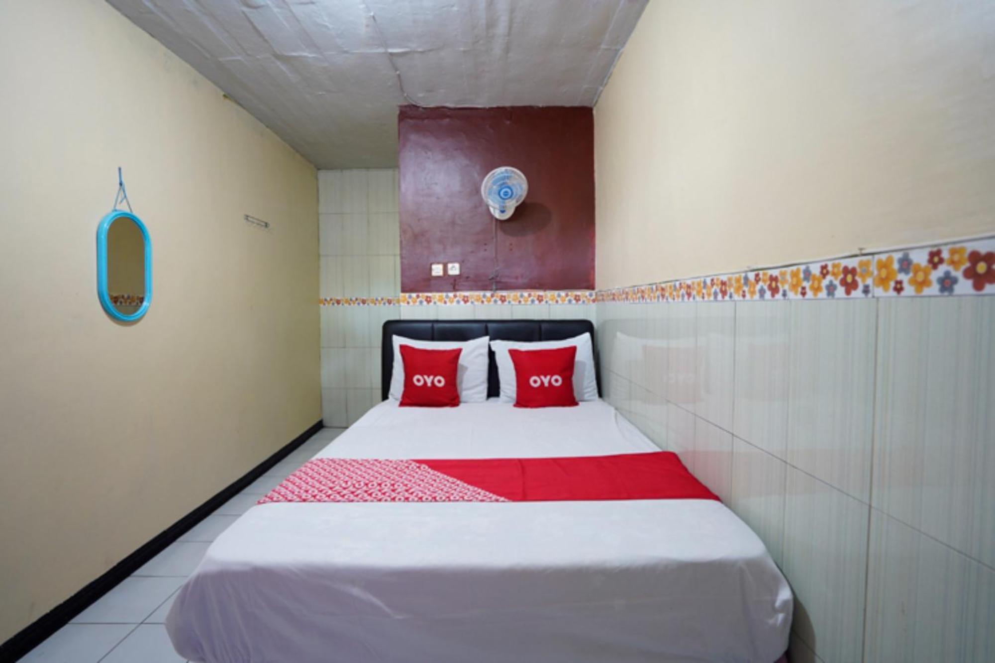 Oyo 927 Carina Hotel Claket Экстерьер фото
