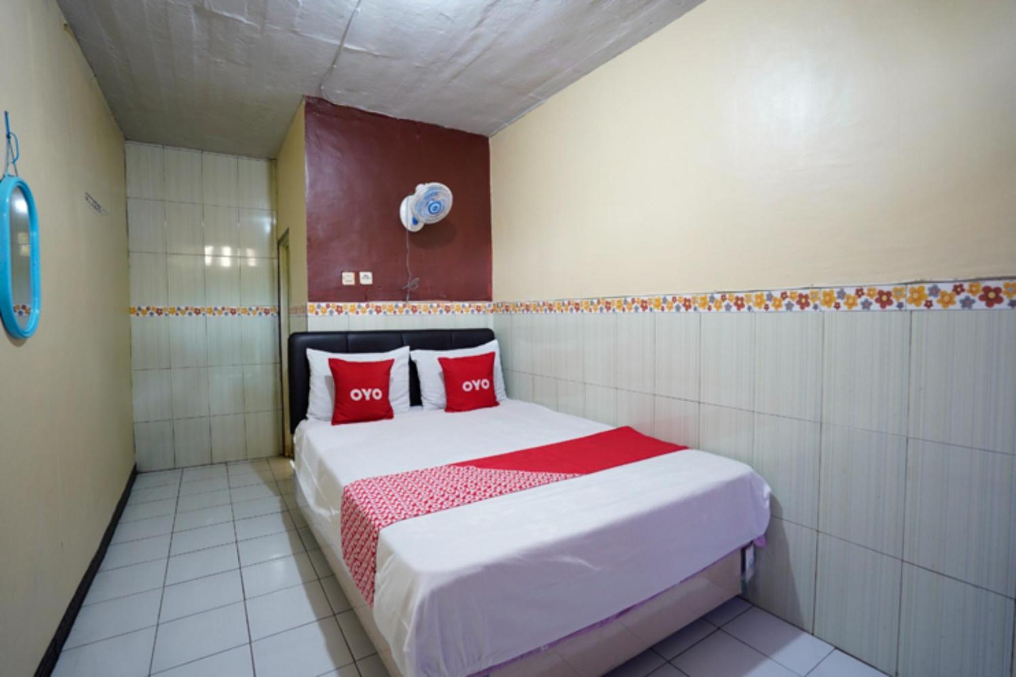 Oyo 927 Carina Hotel Claket Экстерьер фото